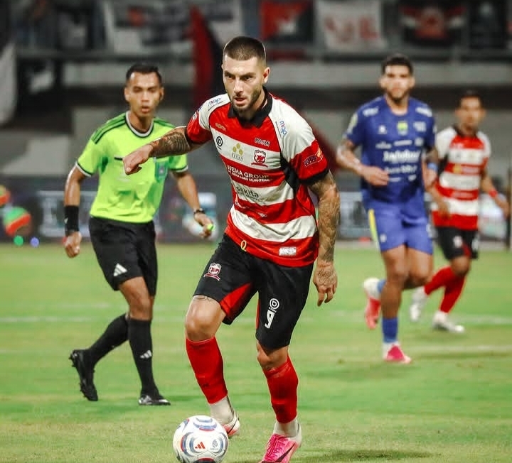 MADURA UNITED BERHASIL MANTAPKAN POSISI TOP 3 KLASEMEN BRI SUPER LEAGUE DI PEKAN KE 6